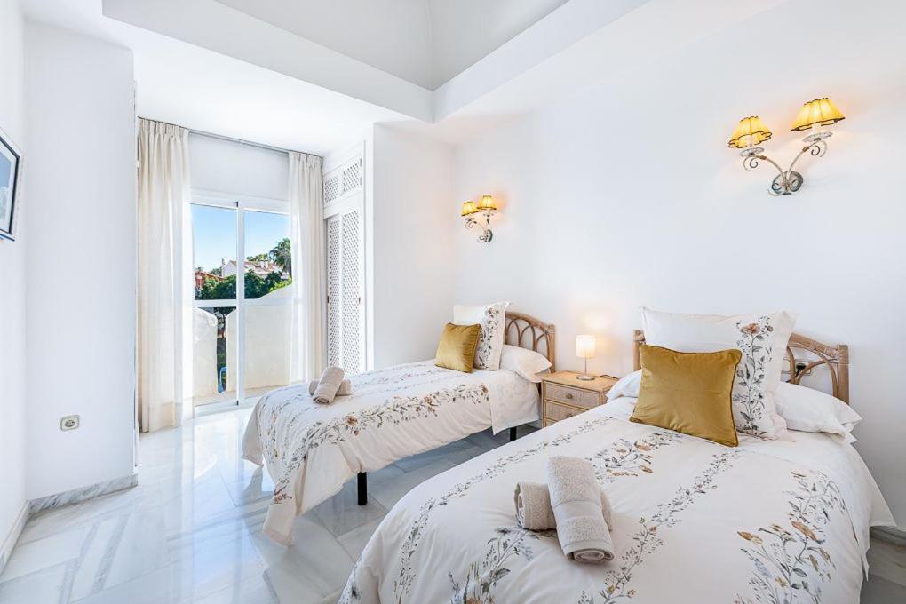 PUERTO DE BENALMÁDENA APARTAMENTO VACACIONAL con VISTAS AL MAR Y YATES TRES HABITACIONES 2 BAÑOS Benalmádena Exterior foto