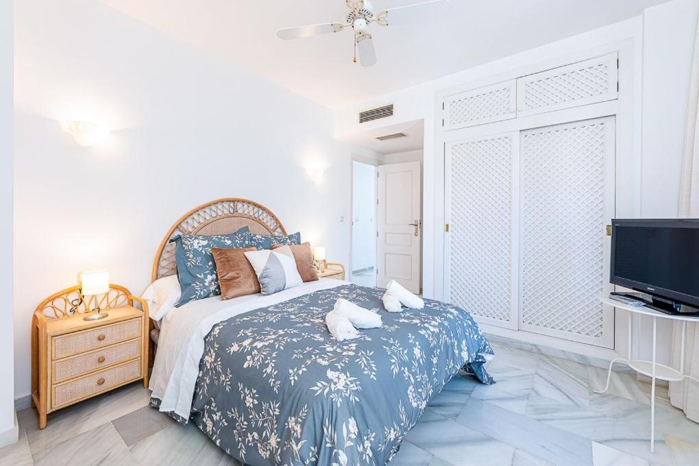 PUERTO DE BENALMÁDENA APARTAMENTO VACACIONAL con VISTAS AL MAR Y YATES TRES HABITACIONES 2 BAÑOS Benalmádena Exterior foto