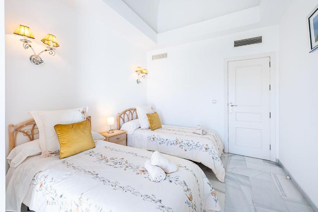 PUERTO DE BENALMÁDENA APARTAMENTO VACACIONAL con VISTAS AL MAR Y YATES TRES HABITACIONES 2 BAÑOS Benalmádena Exterior foto